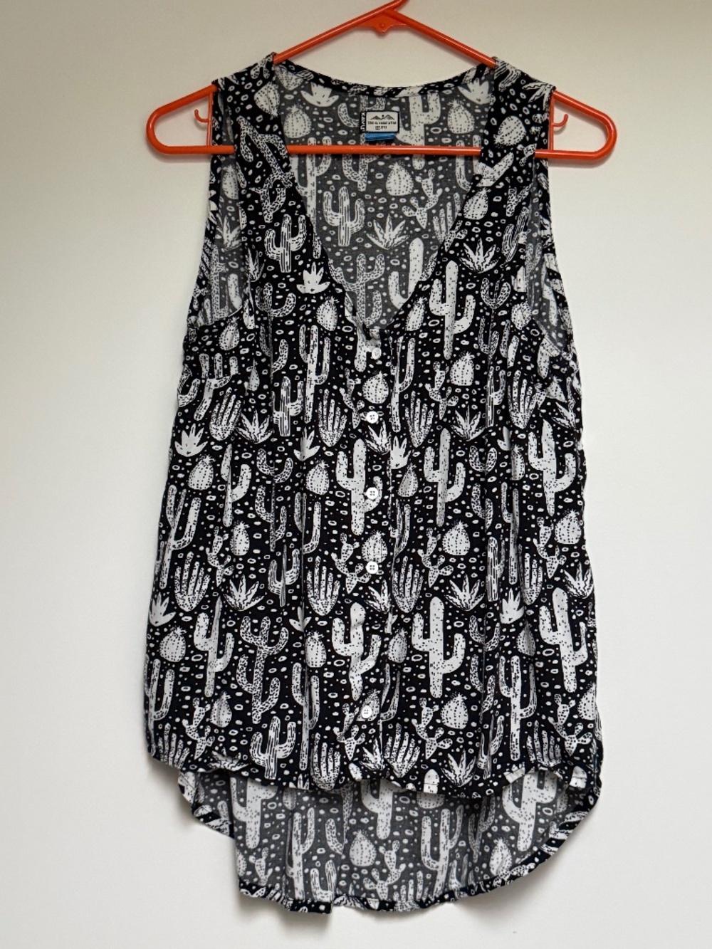 Kavu Sleeveless Button-down Shirt